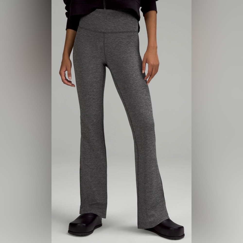 Lululemon‎ Groove Flared Pant 32” in Heathered Black Size 4
